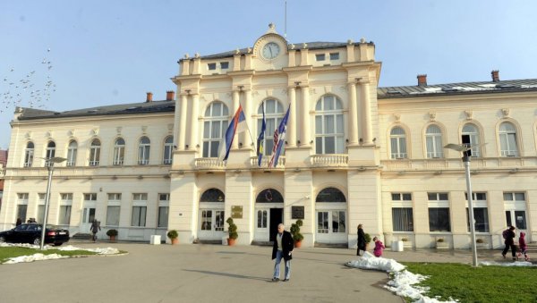 ДАЛИ ПАРЕ, ФОНД ЗАТАЈИО: Град Бијељина тражи бржу исплату подстицаја ратарима ДАЛИ ПАРЕ, ФОНД ЗАТАЈИО: Град Бијељина тражи бржу исплату подстицаја ратарима