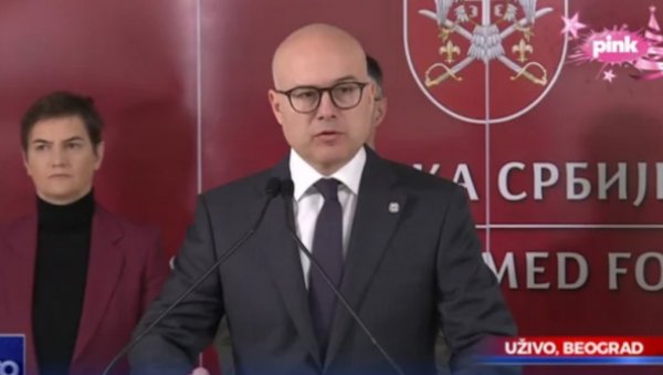 МИНИСТАР НАХВАЛИО ВОЈСКУ СРБИЈЕ: Задовољни смо поступањем у кризним ситуацијама везано за КиМ МИНИСТАР НАХВАЛИО ВОЈСКУ СРБИЈЕ: Задовољни смо поступањем у кризним ситуацијама везано за КиМ