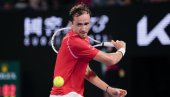 IGRAMO DESET MINUTA, PA TRI PLAČEMO: Danil Medvedev pred finale Dubaija podelio do sada neviđenu fotografiju