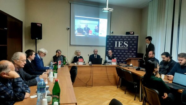 НОВИ ИСТОРИЧАРИ ПРИХВАТИЛИ СТАРУ ЛАЖ ДА ЈЕ СРБИЈА ИСКОРИШТАВАЛА ХРВАТСКУ: Округли сто у Институту за европске студије НОВИ ИСТОРИЧАРИ ПРИХВАТИЛИ СТАРУ ЛАЖ ДА ЈЕ СРБИЈА ИСКОРИШТАВАЛА ХРВАТСКУ: Округли сто у Институту за европске студије