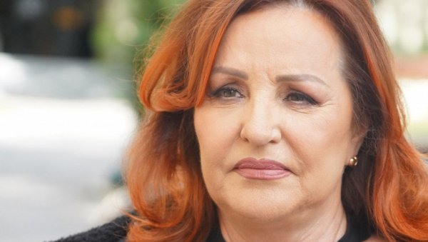 У ОПУШТЕНОМ ИЗДАЊУ: Овако Ана Бекута изгледа без шминке (ФОТО) У ОПУШТЕНОМ ИЗДАЊУ: Овако Ана Бекута изгледа без шминке (ФОТО)