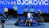 NESVAKIDAŠNJA SITUACIJA: Đoković tokom meča hitno otrčao sa terena... (VIDEO) NESVAKIDAŠNJA SITUACIJA: Đoković tokom meča hitno otrčao sa terena... (VIDEO)