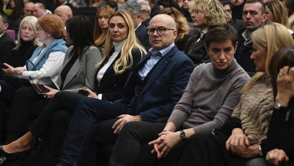 ОЛУЈА - ФИЛМ КОЈИ НАМ ЈЕ ТРЕБАО СВИХ ОВИХ ГОДИНА Вучевић: Никада нећемо заборавити жртве и патњу наше браће и сестара из Крајине ОЛУЈА - ФИЛМ КОЈИ НАМ ЈЕ ТРЕБАО СВИХ ОВИХ ГОДИНА Вучевић: Никада нећемо заборавити жртве и патњу наше браће и сестара из Крајине