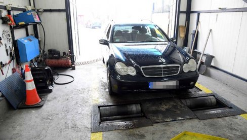 VAŽNO ZA VOZAČE U SRBIJI: Šta se dešava sa tehničkim pregledima VAŽNO ZA VOZAČE U SRBIJI: Šta se dešava sa tehničkim pregledima