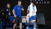ДРАМА! ОВО НИКАКО НИЈЕ ДОБРО: Новак Ђоковић због повреде морао у свлачионицу ДРАМА! ОВО НИКАКО НИЈЕ ДОБРО: Новак Ђоковић због повреде морао у свлачионицу