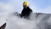 ИЗГОРЕЛО ШЕСТ СТАНОВА: Нове информације о великом пожару у Беочину (ВИДЕО) ИЗГОРЕЛО ШЕСТ СТАНОВА: Нове информације о великом пожару у Беочину (ВИДЕО)
