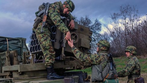 SRPSKI RAKETAŠI NA OBUCI: Priprema VBR 128mm “plamen” za gađanje SRPSKI RAKETAŠI NA OBUCI: Priprema VBR 128mm “plamen” za gađanje