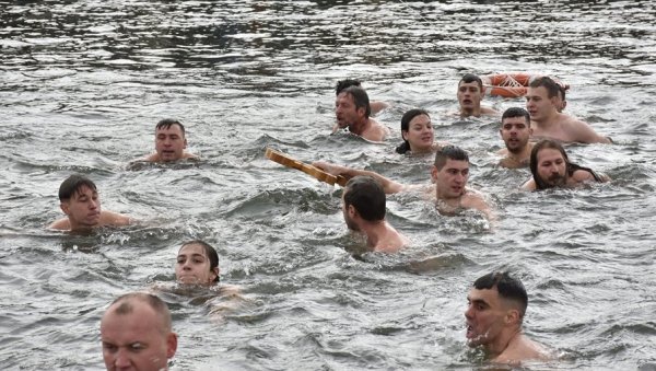 ПОЧЕЛЕ ПРИЈАВЕ ЗА УЧЕШЋЕ НА БОГОЈАВЉЕНСКОМ ПЛИВАЊУ: По часни крст у Зајечару, Брзој Паланци, Кладову, Бору ПОЧЕЛЕ ПРИЈАВЕ ЗА УЧЕШЋЕ НА БОГОЈАВЉЕНСКОМ ПЛИВАЊУ: По часни крст у Зајечару, Брзој Паланци, Кладову, Бору