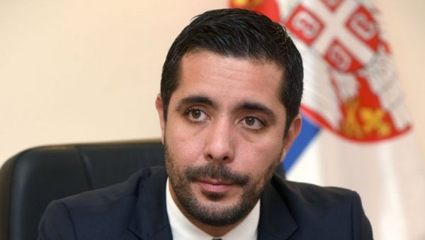 МИНИСТАР МОМИРОВИЋ: Тржиште електронске трговине у Србији бележи двоцифрен раст МИНИСТАР МОМИРОВИЋ: Тржиште електронске трговине у Србији бележи двоцифрен раст