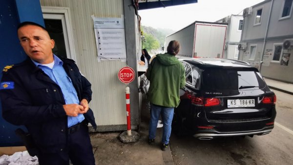 НА МЕТИ ПРИШТИНЕ И СРЧАНИ БОЛЕСНИЦИ: Куртијева полиција на прелазима задржава и санитете због таблица НА МЕТИ ПРИШТИНЕ И СРЧАНИ БОЛЕСНИЦИ: Куртијева полиција на прелазима задржава и санитете због таблица