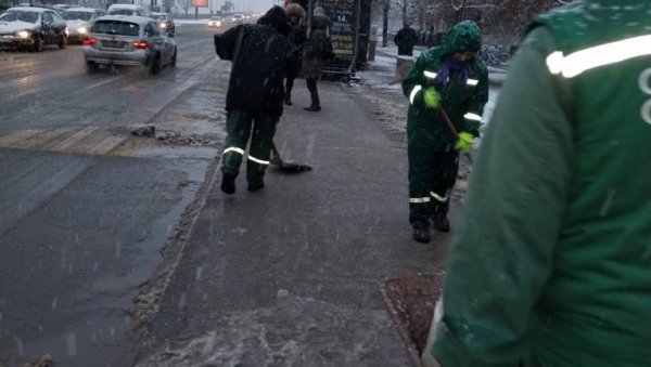 ЗИМСКЕ СЛУЖБЕ ТРЖНИЦЕ И ЗЕЛЕНИЛА НА ТЕРЕНУ: Забелео се Нови Сад, први пут ове године ЗИМСКЕ СЛУЖБЕ ТРЖНИЦЕ И ЗЕЛЕНИЛА НА ТЕРЕНУ: Забелео се Нови Сад, први пут ове године