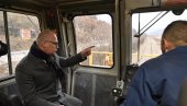 МИНИСТАР ВЕСИЋ У ПИРОТУ: Лично се уверио да је пруга потпуно санирана МИНИСТАР ВЕСИЋ У ПИРОТУ: Лично се уверио да је пруга потпуно санирана