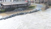 РАСТЕ ВОДОСТАЈ НА ПЕТ РЕКА: РХМЗ издао ново упозорење - стижу и обилне падавине РАСТЕ ВОДОСТАЈ НА ПЕТ РЕКА: РХМЗ издао ново упозорење - стижу и обилне падавине