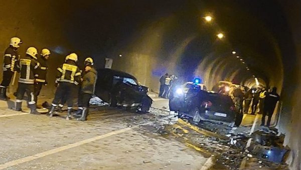 ПОДЛЕГАО ПОВРЕДАМА ПОСЛЕ 15 ДАНА: Још једна жртва тешке саобраћајне несреће код Рожаја (ВИДЕО) ПОДЛЕГАО ПОВРЕДАМА ПОСЛЕ 15 ДАНА: Још једна жртва тешке саобраћајне несреће код Рожаја (ВИДЕО)