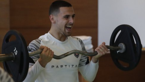 KRISTIJAN BELIĆ DEBITUJE ZA AZ ALKMAR? Srbin je jedno od najskupljih pojačanja dvostrukog šampiona ove sezone KRISTIJAN BELIĆ DEBITUJE ZA AZ ALKMAR? Srbin je jedno od najskupljih pojačanja dvostrukog šampiona ove sezone