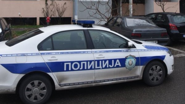 РОЂАК УБИО СЕСТРЕ НА БЕЖАНИЈСКОЈ КОСИ: Откривен починилац стравичног злочина - Горан се јуче упуцао пиштољем РОЂАК УБИО СЕСТРЕ НА БЕЖАНИЈСКОЈ КОСИ: Откривен починилац стравичног злочина - Горан се јуче упуцао пиштољем
