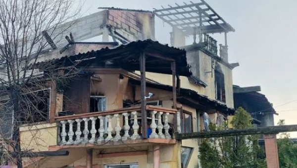 ОВАКО ИЗГЛЕДА ОБЈЕКАТ НАКОН ПОЖАРА У КОМ СУ СТРАДАЛА ДВА МУШКАРЦА: У бившој дискотеци две особе живе изгореле (ФОТО) ОВАКО ИЗГЛЕДА ОБЈЕКАТ НАКОН ПОЖАРА У КОМ СУ СТРАДАЛА ДВА МУШКАРЦА: У бившој дискотеци две особе живе изгореле (ФОТО)