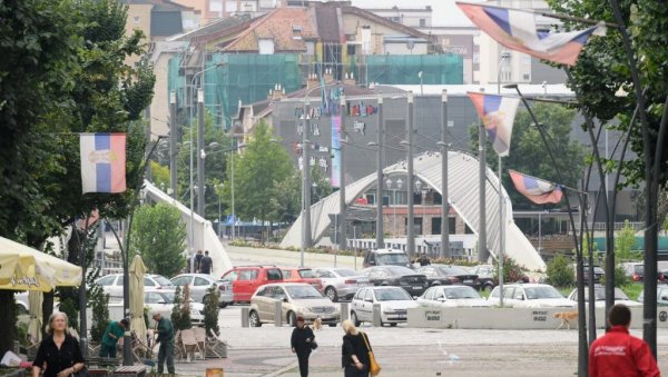 БИЗАРНИ ЛОВАЦ НА РУСКЕ АГЕНТЕ: Једини интерес Србије да призна Косово БИЗАРНИ ЛОВАЦ НА РУСКЕ АГЕНТЕ: Једини интерес Србије да призна Косово