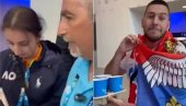 SKANDAL U MELBURNU: Obezbeđenje baš mrzi Srbe, neverovatno je šta rade Đokovićevim navijačima (VIDEO) SKANDAL U MELBURNU: Obezbeđenje baš mrzi Srbe, neverovatno je šta rade Đokovićevim navijačima (VIDEO)