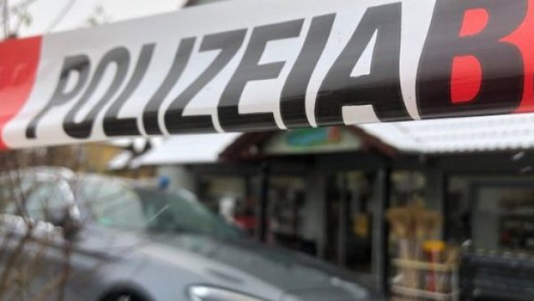 ПРВИ СНИМЦИ ПИЈАЦЕ НА КОЈОЈ ЈЕ СРПСКИ ДРЖАВЉАНИН УБИО БИВШУ СУПРУГУ: Несрећној жени није било спаса (ВИДЕО) ПРВИ СНИМЦИ ПИЈАЦЕ НА КОЈОЈ ЈЕ СРПСКИ ДРЖАВЉАНИН УБИО БИВШУ СУПРУГУ: Несрећној жени није било спаса (ВИДЕО)