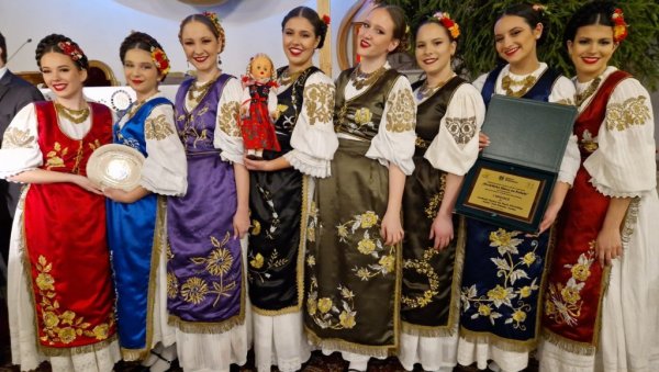 „ГУСЛЕ“ ИЗ КИКИНДЕ ПРВЕ У ПОЉСКОЈ: Женска певачка група победила са божићним песмама „ГУСЛЕ“ ИЗ КИКИНДЕ ПРВЕ У ПОЉСКОЈ: Женска певачка група победила са божићним песмама