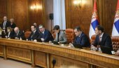 ЗАВРШЕНА СЕДНИЦА ВЛАДЕ О КИМ: Председник Вучић информисао премијерку и министре о састанку са међународном „петорком” ЗАВРШЕНА СЕДНИЦА ВЛАДЕ О КИМ: Председник Вучић информисао премијерку и министре о састанку са међународном „петорком”
