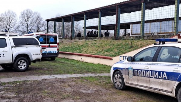 ПРВЕ ФОТОГРАФИЈЕ СА СТРЕЛИШТА У НОВОМ САДУ: Ово је место на ком је трагично настрадао младић на полицијској обуци (ФОТО) ПРВЕ ФОТОГРАФИЈЕ СА СТРЕЛИШТА У НОВОМ САДУ: Ово је место на ком је трагично настрадао младић на полицијској обуци (ФОТО)