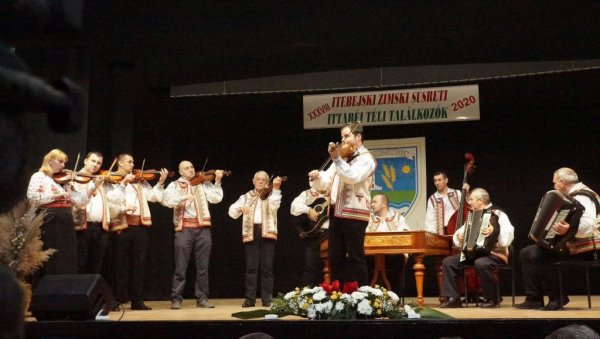 ОД КАРНЕВАЛА И КОБАСИЦИЈАДЕ, ДО КЊИЖЕВНИХ ВЕЧЕРИ: Традиционални Итебејски зимски сусрети и ове године почињу 28. јануара (ФОТО) ОД КАРНЕВАЛА И КОБАСИЦИЈАДЕ, ДО КЊИЖЕВНИХ ВЕЧЕРИ: Традиционални Итебејски зимски сусрети и ове године почињу 28. јануара (ФОТО)
