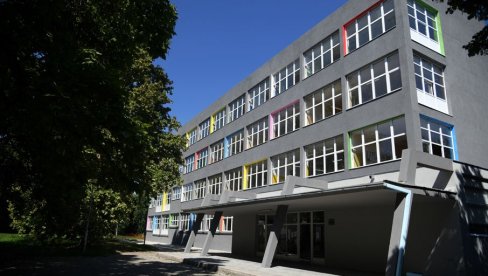 BEZ KNJIGOVEZACA, NI KNJIGA NI NOVINA: Grafičko-medijska škola gubi dozvolu za smer Tehničara grafičke dorade BEZ KNJIGOVEZACA, NI KNJIGA NI NOVINA: Grafičko-medijska škola gubi dozvolu za smer Tehničara grafičke dorade