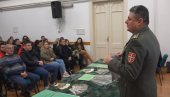 ПРОЦЕДУРА ПОЈЕДНОСТАВЉЕНА: У Суботици промовисано добровољно служење војног рока ПРОЦЕДУРА ПОЈЕДНОСТАВЉЕНА: У Суботици промовисано добровољно служење војног рока