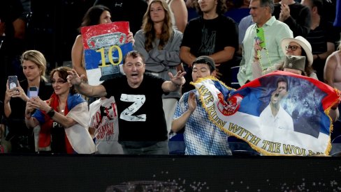 DRAMA NAKON MEČA ĐOKOVIĆ - RUBLJOV ZBOG PUTINA: Srpski navijači uhapšeni! Australijan open ne trpi podršku Rusiji DRAMA NAKON MEČA ĐOKOVIĆ - RUBLJOV ZBOG PUTINA: Srpski navijači uhapšeni! Australijan open ne trpi podršku Rusiji