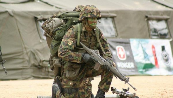 ШВАЈЦАРСКО ЗБОГОМ НЕУТРАЛНОСТИ: Берн омогућава извоз оружја у Украјину преко трећих земаља ШВАЈЦАРСКО ЗБОГОМ НЕУТРАЛНОСТИ: Берн омогућава извоз оружја у Украјину преко трећих земаља