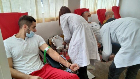 APEL DOBROVOLJNIM DAVAOCIMA: Zimska kampanja Instituta za transfuziju krvi počinje 3. januara APEL DOBROVOLJNIM DAVAOCIMA: Zimska kampanja Instituta za transfuziju krvi počinje 3. januara