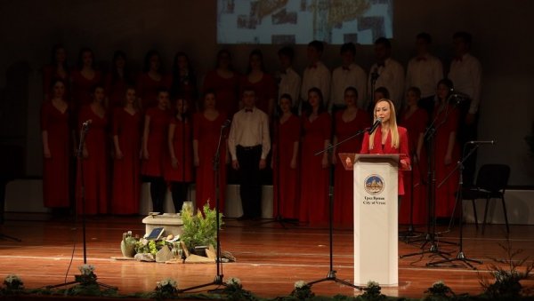 ПРИЗНАЊА ПРОСВЕТАРИМА У ВРШЦУ: Никола Брашован“ Татјани Гердец Мрђа и Олги Дега ПРИЗНАЊА ПРОСВЕТАРИМА У ВРШЦУ: Никола Брашован“ Татјани Гердец Мрђа и Олги Дега