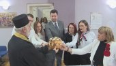 ŠKOLA SLEDI SVETOSAVSKI PUT: Savindan obeležen u Ekonomskoj školi u Šapcu ŠKOLA SLEDI SVETOSAVSKI PUT: Savindan obeležen u Ekonomskoj školi u Šapcu