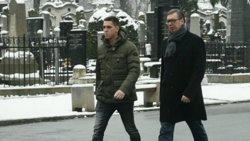 GODINU DANA OD SMRTI KSENIJE VUČIĆ: Održan parastos na Novom groblju (FOTO) GODINU DANA OD SMRTI KSENIJE VUČIĆ: Održan parastos na Novom groblju (FOTO)