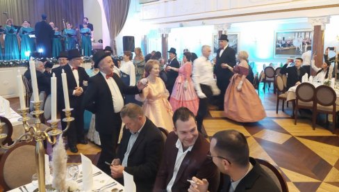 OTMENO KAO NEKAD: Svetosavski bal u čuvenom Kur salonu u Banji Koviljači (FOTO)