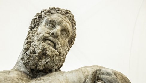 RIM KRIO PRAVO BOGATSTVO: Pronađena drevna statua Herkula, ogrnut lavljim kaputom i u prirodnoj veličini (FOTO)