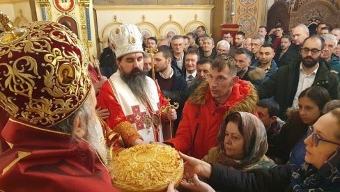 KOSMET VAZDA SRPSKI: Episkop Fotije pozvao vernike da se mole za Kosovo da ostane srpsko KOSMET VAZDA SRPSKI: Episkop Fotije pozvao vernike da se mole za Kosovo da ostane srpsko