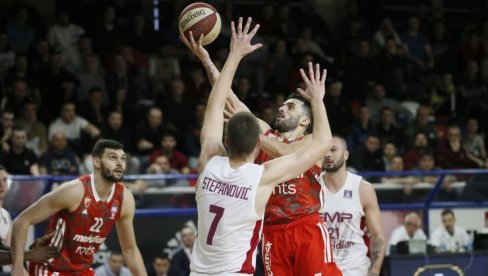 ZVEZDA OSVOJILA TITULU: Crveno-beli osmi put uzastopno šampioni Srbije ZVEZDA OSVOJILA TITULU: Crveno-beli osmi put uzastopno šampioni Srbije