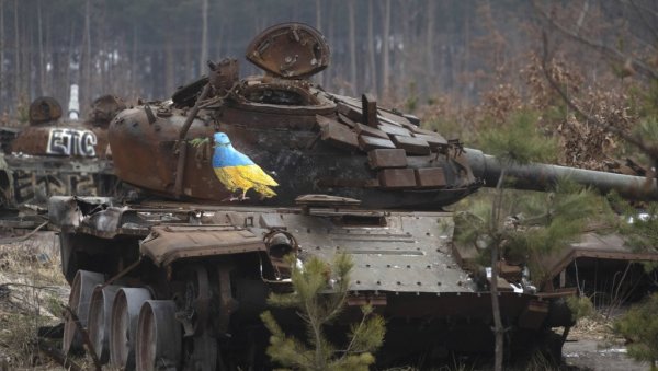 РАТ У УКРАЈИНИ: Донбас само што не прокључа; ВСУ има 200.000 војника око Бахмута; Зеленски сменио начелнике СБУ (МАПА/ФОТО/ВИДЕО)