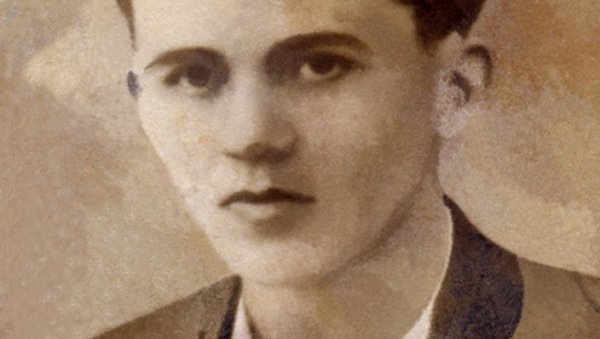 ФАШИСТИ СТРЕЉАЛИ МЛАДОГ УЧИТЕЉА: Сада је нађен његов пиштољ (ФОТО) ФАШИСТИ СТРЕЉАЛИ МЛАДОГ УЧИТЕЉА: Сада је нађен његов пиштољ (ФОТО)