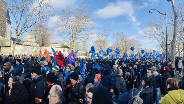 БИЋЕ ОЗБИЉНИХ ПОСЛЕДИЦА: Француски синдикати најавили велики протест, шести пут од почетка године