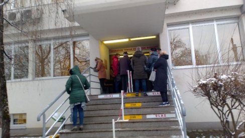 HITNA POMOĆ BANJALUČKOG DOMA ZDRAVLJA NAPLAĆIVALA USLUGE GRAĐANIMA: FZO RS sprema kazne HITNA POMOĆ BANJALUČKOG DOMA ZDRAVLJA NAPLAĆIVALA USLUGE GRAĐANIMA: FZO RS sprema kazne