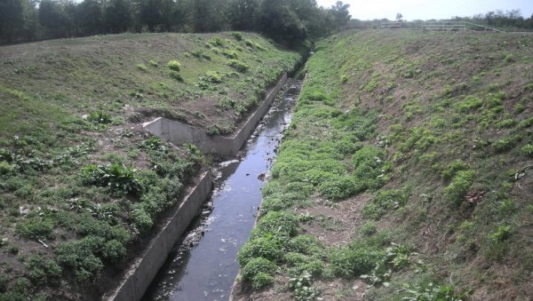 ПОЖАРЕВАЦ РАСПИСАО КОНКУРС: За чишћење Брежанског канала 21 милион динара ПОЖАРЕВАЦ РАСПИСАО КОНКУРС: За чишћење Брежанског канала 21 милион динара