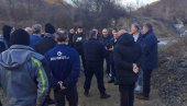 СРБИ ИЗ ДРЕНА НЕ ОДУСТАЈУ, ОСТАЈУ НА УЛИЦИ: Албанци отели земљу и граде полицијску базу, село окупирали специјалци