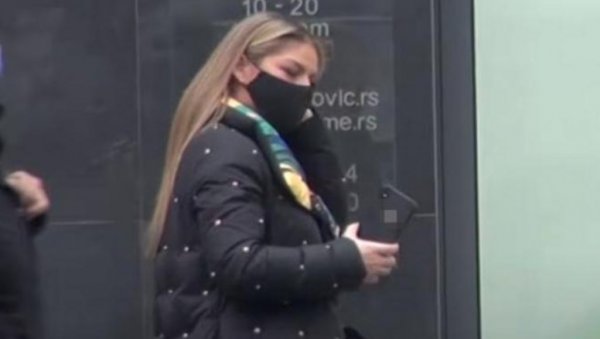 САМО САМ ЛЕЖАЛА ПЕТ НЕДЕЉА... Језива исповест наше певачице након саобраћајне несреће САМО САМ ЛЕЖАЛА ПЕТ НЕДЕЉА... Језива исповест наше певачице након саобраћајне несреће