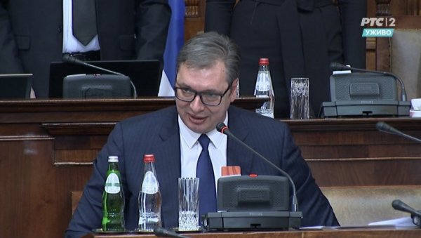 СРАМНО ЈЕ БИЛО ОВО ЈУЧЕ Вучић о јучерашњем инциденту опозиције: Колико се обрадовао Курти и његови медији вашим понашањем СРАМНО ЈЕ БИЛО ОВО ЈУЧЕ Вучић о јучерашњем инциденту опозиције: Колико се обрадовао Курти и његови медији вашим понашањем