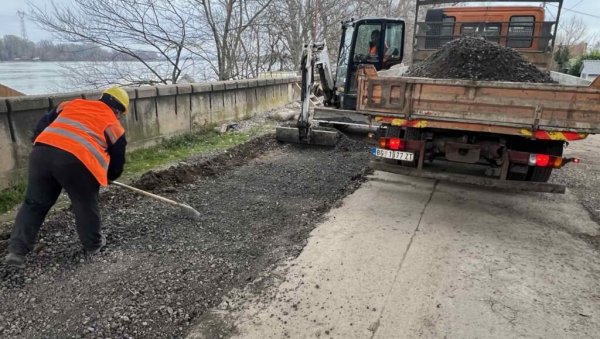 У ОБРЕНОВЦУ ГРАДЕ 100 КИЛОМЕТАРА КАНАЛИЗАЦИЈЕ: Радови широм приградске општине У ОБРЕНОВЦУ ГРАДЕ 100 КИЛОМЕТАРА КАНАЛИЗАЦИЈЕ: Радови широм приградске општине