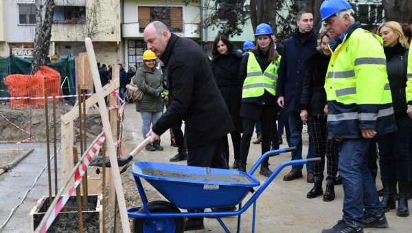 НА НОВОСАДСКОЈ ГРБАВИЦИ ПОЧЕЛА ИЗГРАДЊА ВРТИЋА: ПУ Радосно детињство добија до краја године свој 77. објекат НА НОВОСАДСКОЈ ГРБАВИЦИ ПОЧЕЛА ИЗГРАДЊА ВРТИЋА: ПУ Радосно детињство добија до краја године свој 77. објекат